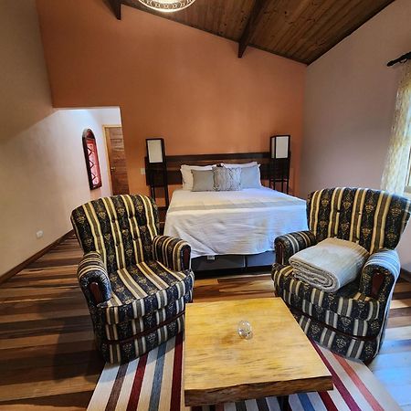 Sitio Belucci Bed & Breakfast ปินญาลซินโญ ภายนอก รูปภาพ