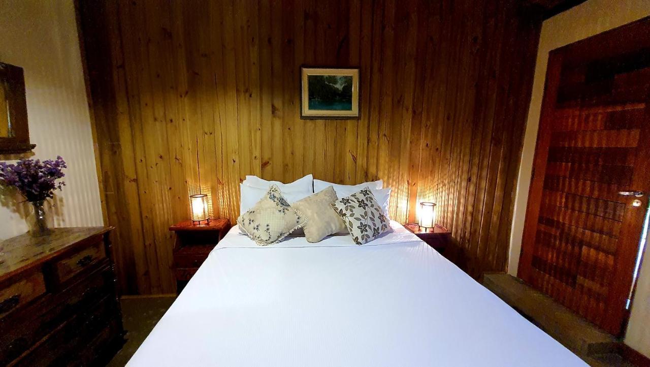 Sitio Belucci Bed & Breakfast ปินญาลซินโญ ภายนอก รูปภาพ