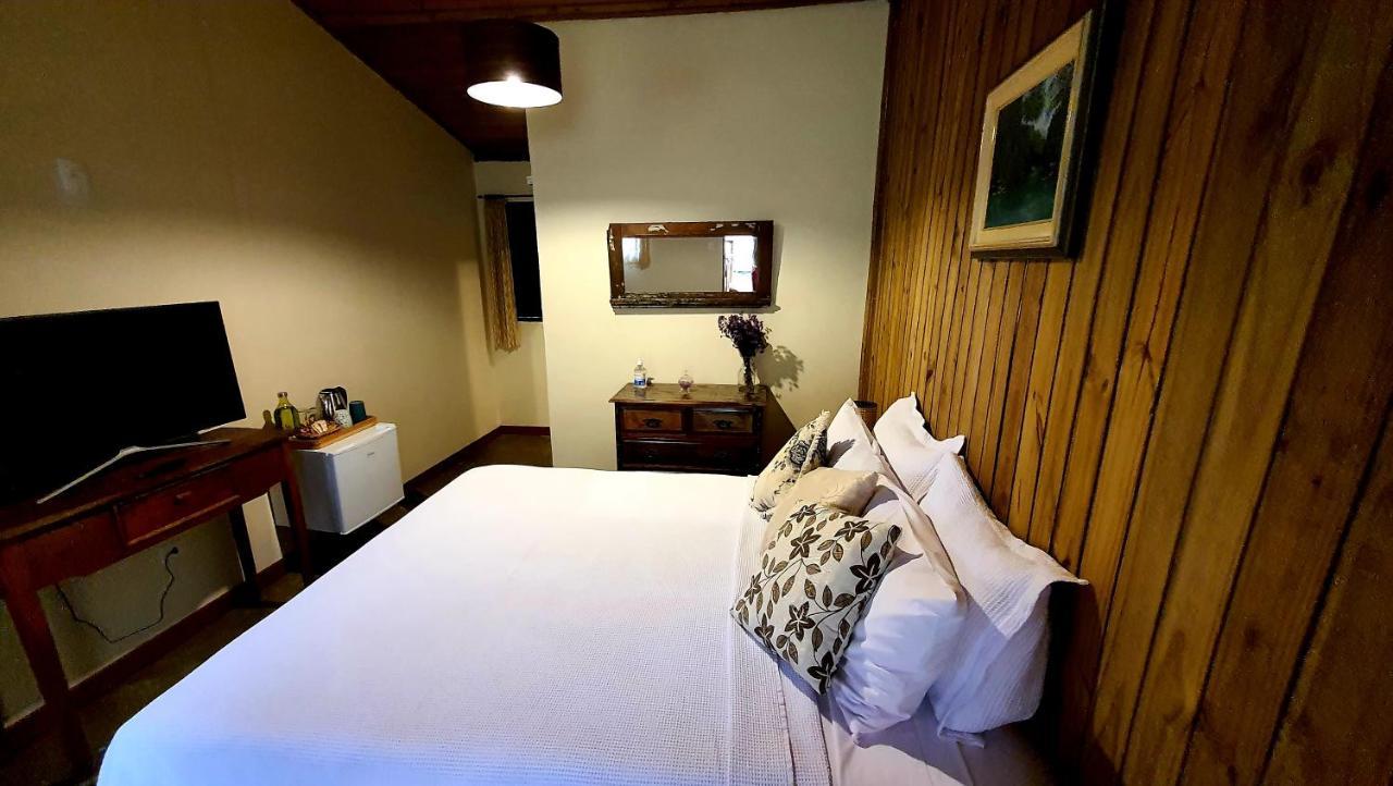 Sitio Belucci Bed & Breakfast ปินญาลซินโญ ภายนอก รูปภาพ