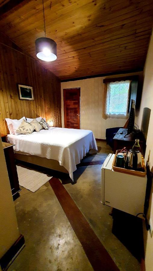 Sitio Belucci Bed & Breakfast ปินญาลซินโญ ภายนอก รูปภาพ