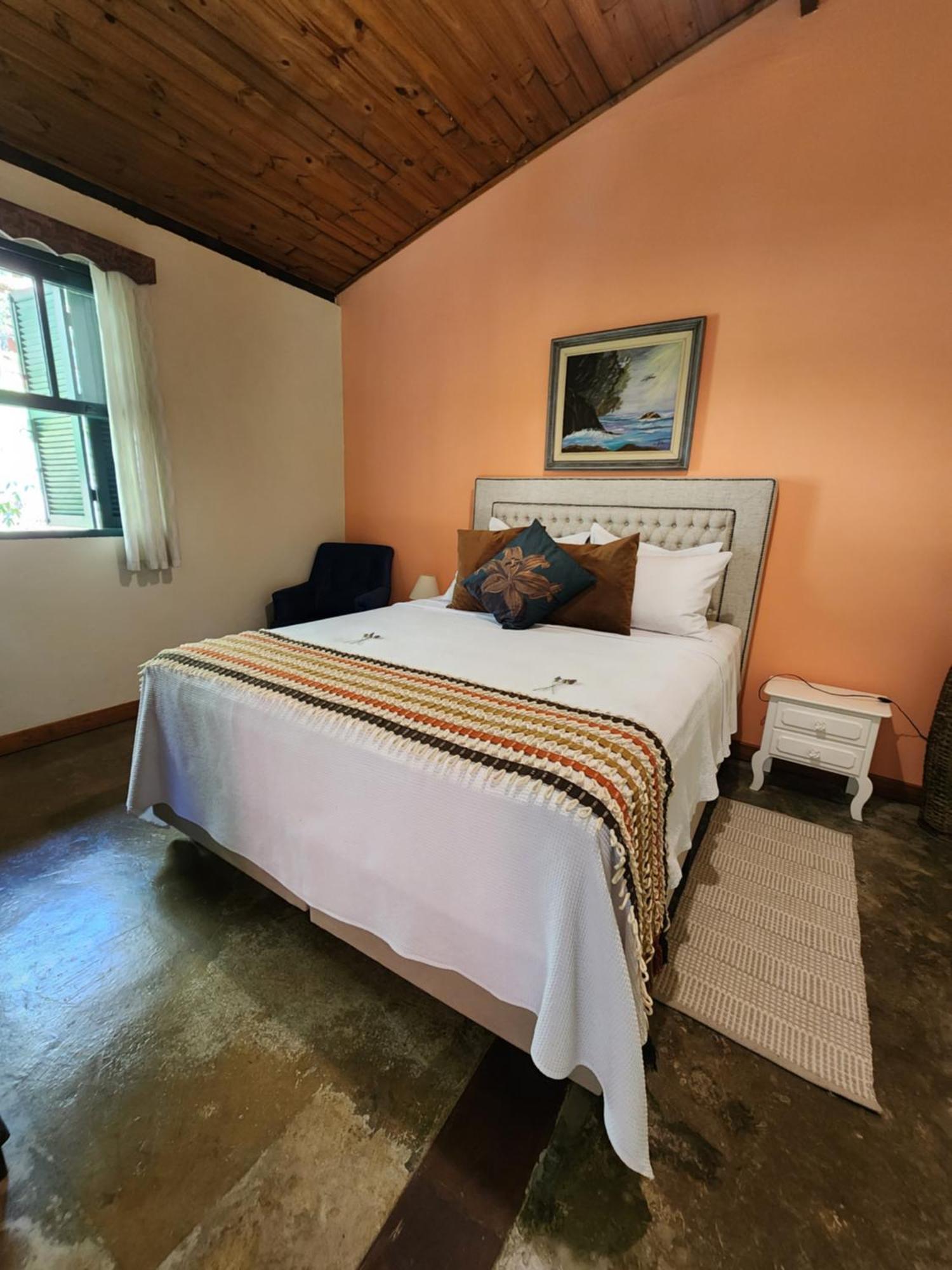 Sitio Belucci Bed & Breakfast ปินญาลซินโญ ภายนอก รูปภาพ